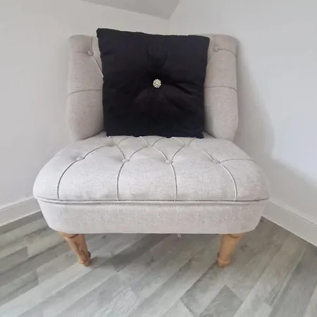 Flat 2 Eskholme -