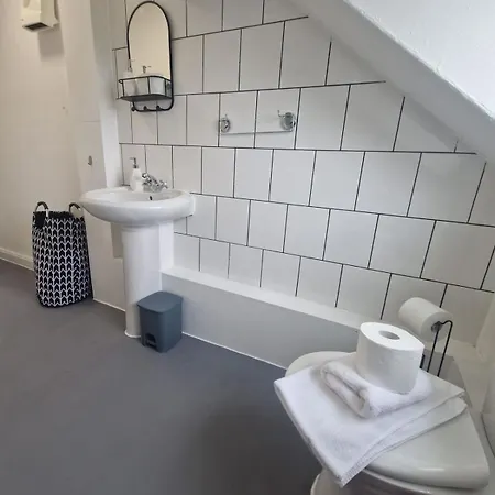 Flat 2 Eskholme - Apartment