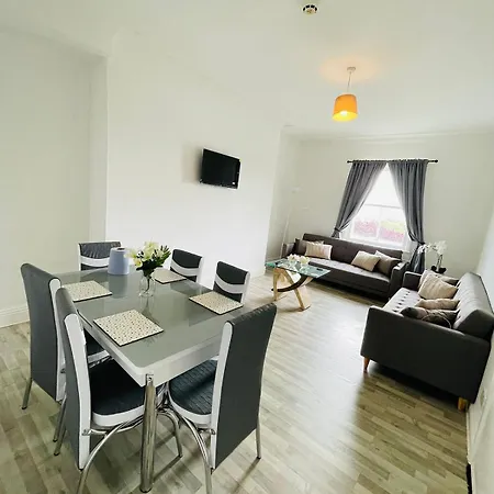 Flat 2 Eskholme -
